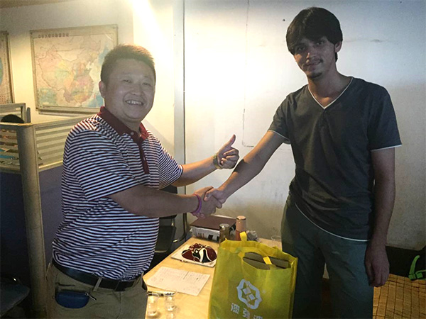 新疆經(jīng)銷商阿客塔先生 新疆經(jīng)銷商阿客塔先生