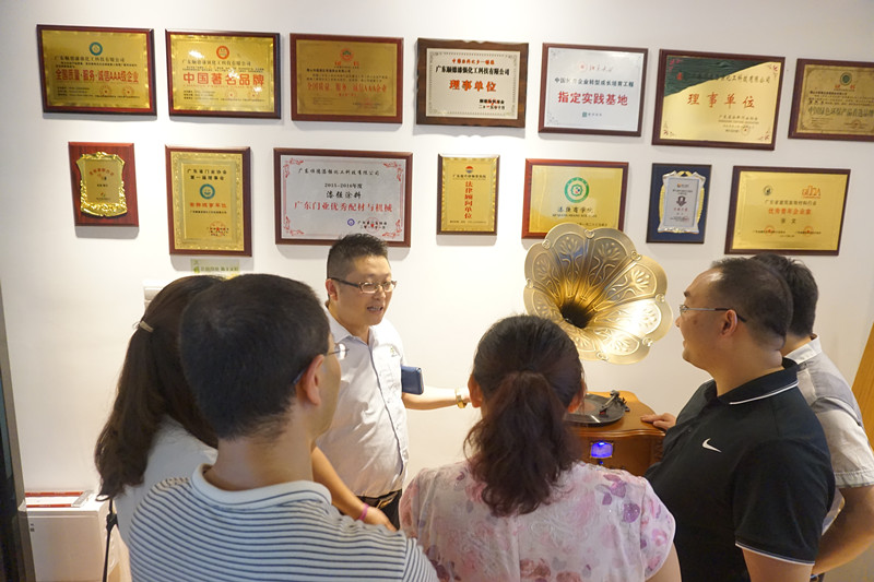 漆強化工展廳榮譽墻 漆強化工展廳榮譽墻