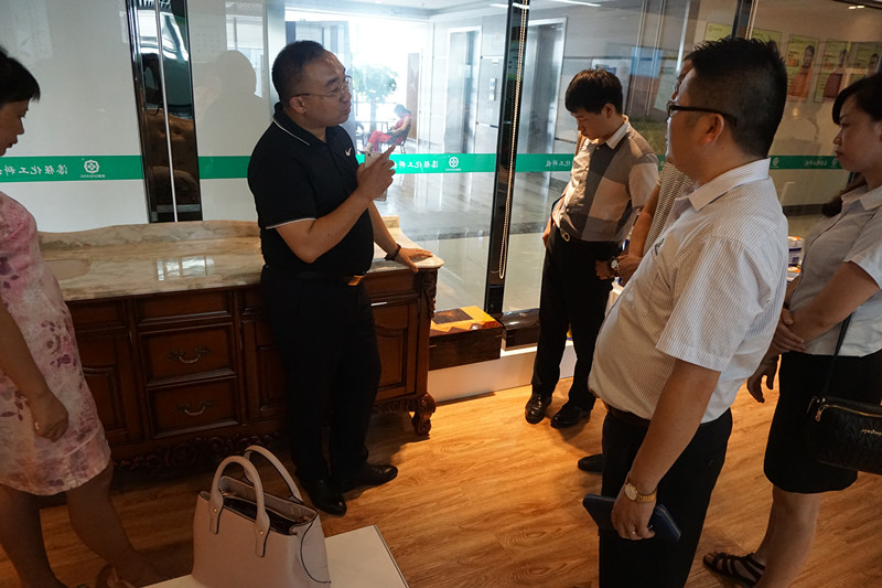 李江會長對漆強化工的企業(yè)文化、產(chǎn)品品質(zhì)確認 李江會長對漆強化工的企業(yè)文化、產(chǎn)品品質(zhì)確認